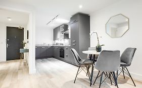 Exoticstay Apartments- 5* Elegant Luxury Centrally Located 2-Bedroom Apt
